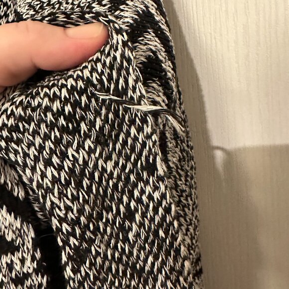 The Jetset Diaries Plus Knit Poncho - Picture 12 of 16